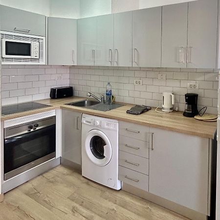 Lovely 1 Bed Apartment In Castle Harbour C108 Los Cristianos (Tenerife) Exterior foto